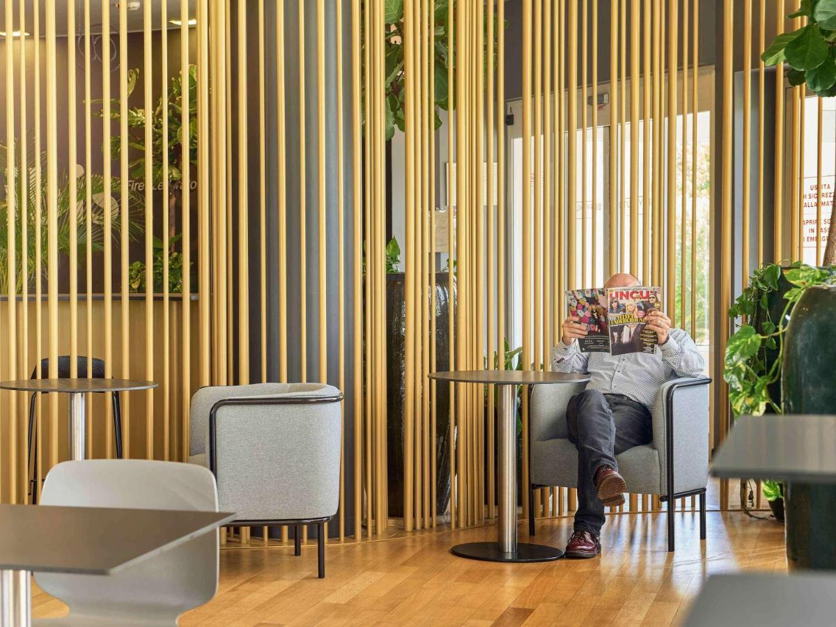 Hotel Ibis Firenze Prato Est Campi Bisenzio Exterior photo