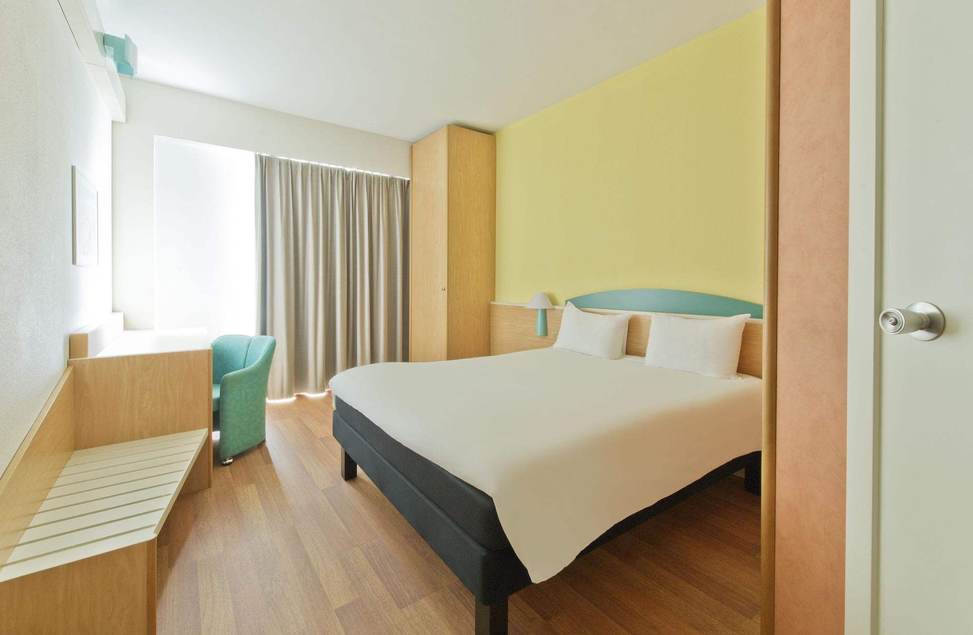 Hotel Ibis Firenze Prato Est Campi Bisenzio Exterior photo