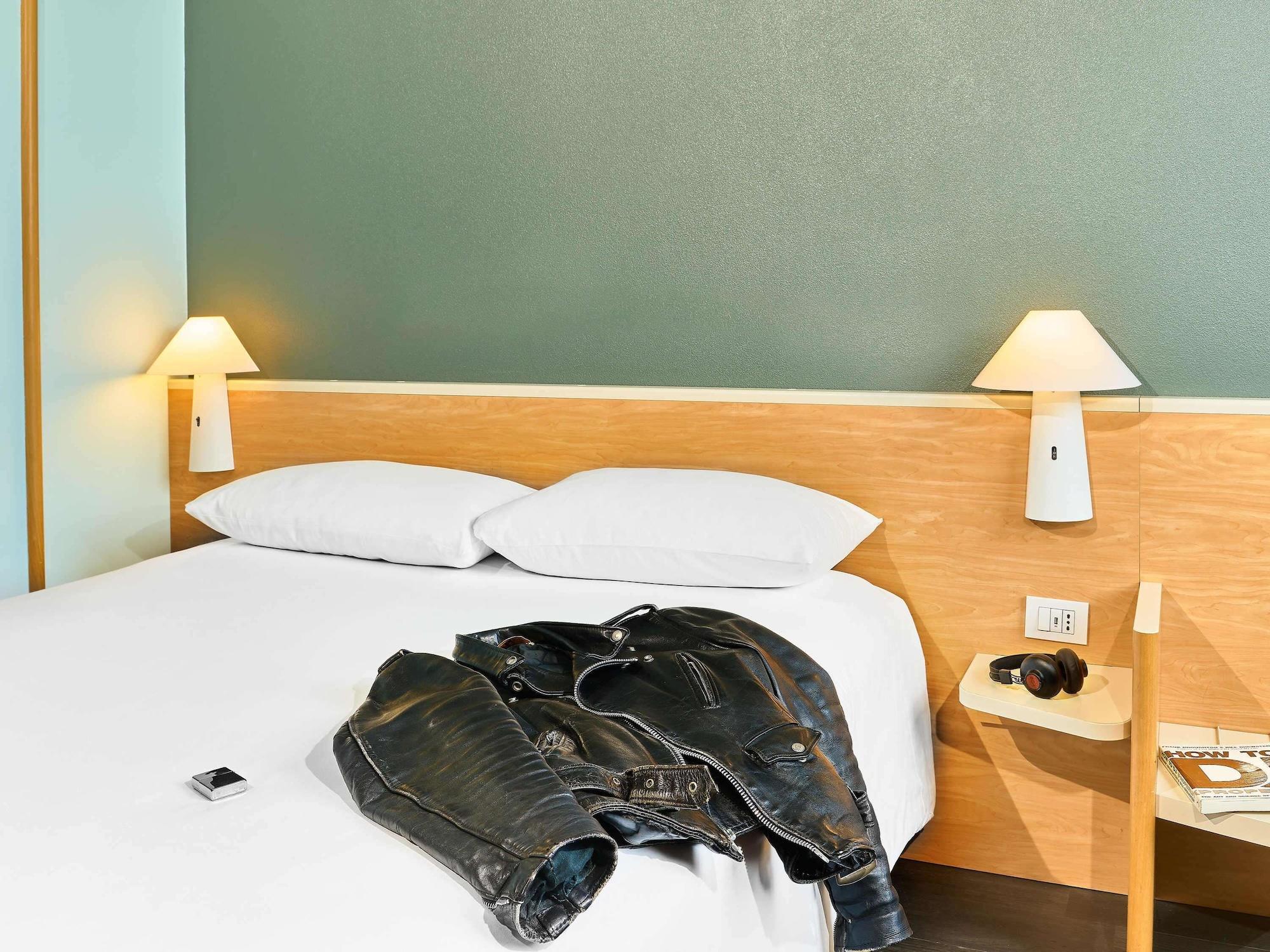 Hotel Ibis Firenze Prato Est Campi Bisenzio Exterior photo
