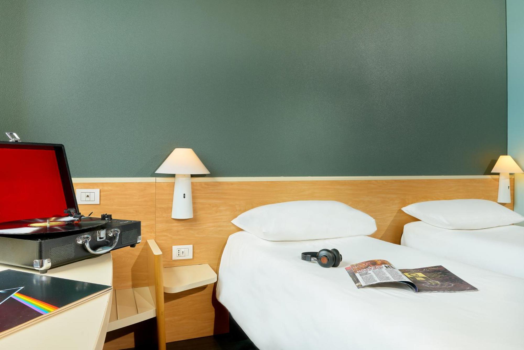 Hotel Ibis Firenze Prato Est Campi Bisenzio Exterior photo