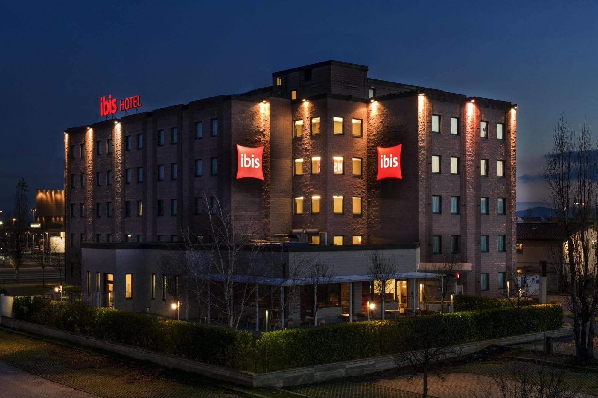 Hotel Ibis Firenze Prato Est Campi Bisenzio Exterior photo